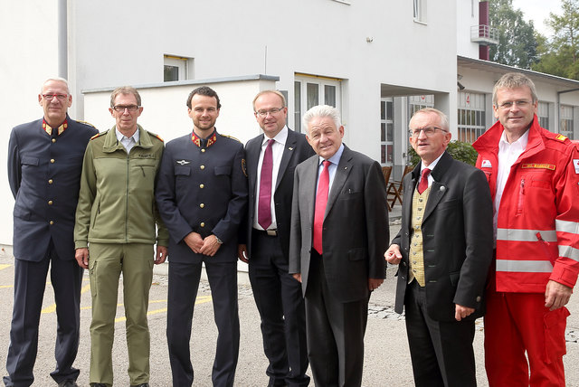 Josef Pühringer dankte den Einsatzkräften. „Wir haben die Lage unter Kontrolle, auch im Bezirk Braunau.“ | Foto: Land OÖ/Kauder