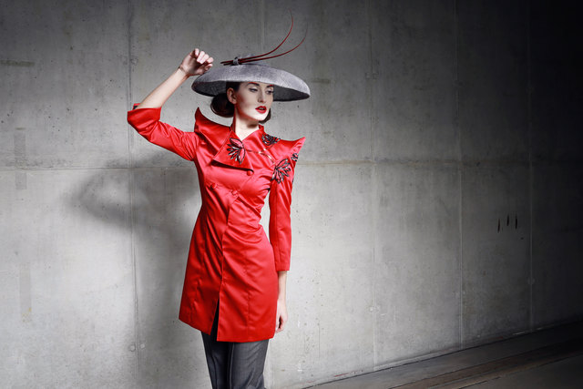 Emanuel Burger zeigt seine Mode mit Hüten von Susanne Dullinger. | Foto: Christina Kapl