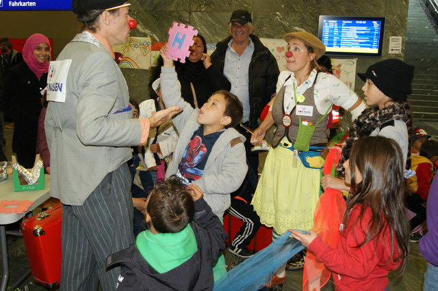 Die Kinder waren von den Darbietungen begeistert.