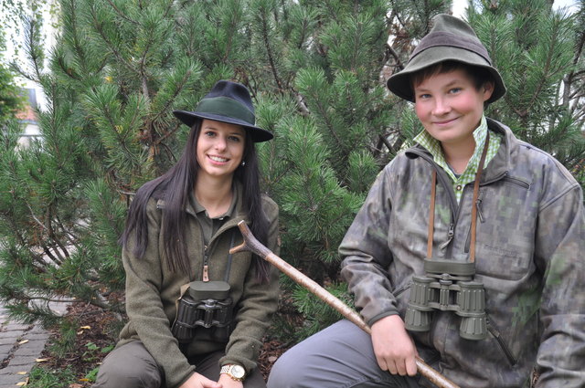Mit anderen Augen sehen die beiden engagierten Jungjäger die Natur, seit sie die Jagdprüfung abgelegt haben | Foto: Friessnegg