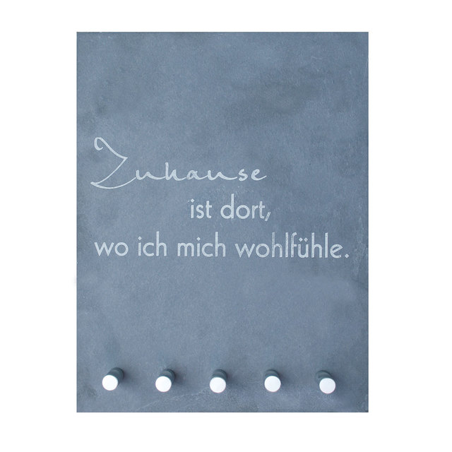 Unser aktueller Geschenktipp - Schlüsselbrett und Haussegen in einem: Ein liebevoll gestalteter Haussegen, der Glück bringen und die neue Bleibe beschützen soll, ist das ideale Geschenk zur Hauseinweihung. | Foto: Butzon & Bercker, GmbH