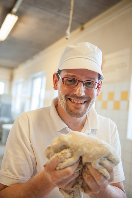 Bäckermeister Markus Resch führt einen zertifizierten AMA-Handwerksiegelbetrieb in Wartberg. | Foto: Kremstaler Hofbäckerei Resch