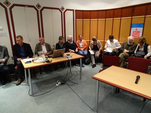 Die Riege des Vereinsvorstands von "Willkommen Mensch in Zwettl".