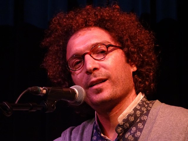 Beirut, Aleppo, Damaskus oder Bagdad - jede Stadt beansprucht das eine oder andere Lied ganz für sich. Salah verstand zu vermitteln, dass das völlig wurscht ist. Geliebt wird überall.