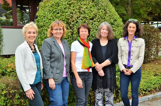 (V. l. n. r.): Michaela Heinisch, Gabriele Schönberger, Karin Chalupar, Doris Eisenriegler, Maria Buchmayr. | Foto: Grüne OÖ