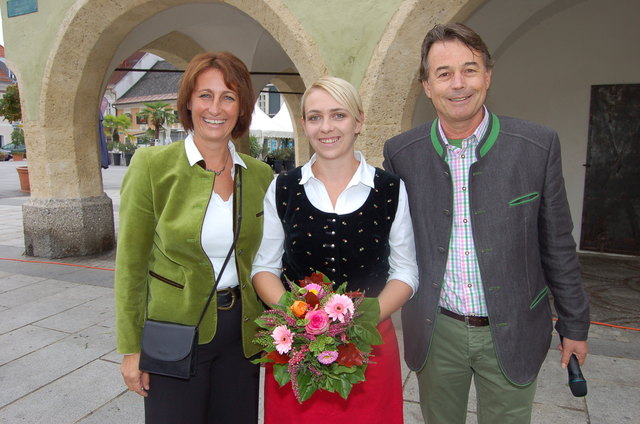 Geburtstagskind Michaela Krall-Jantschko (Mitte), Angelika Kuss-Bergner und Franz Jamnig