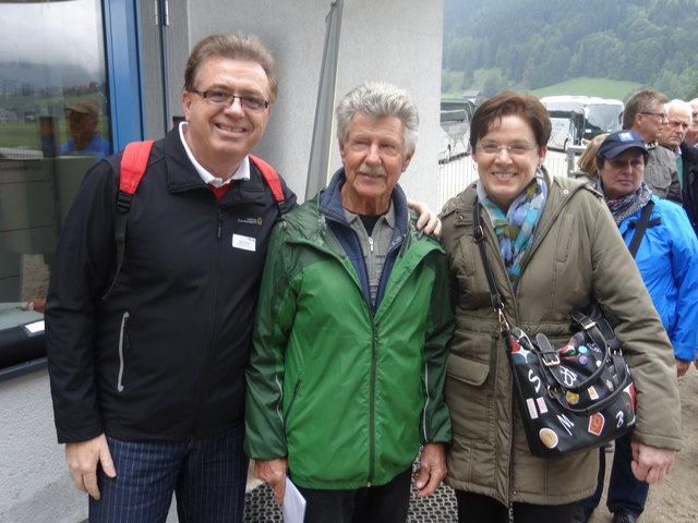 Reinhold Bachler mit den Oberpetersdorfern Werner und Karla Schöll