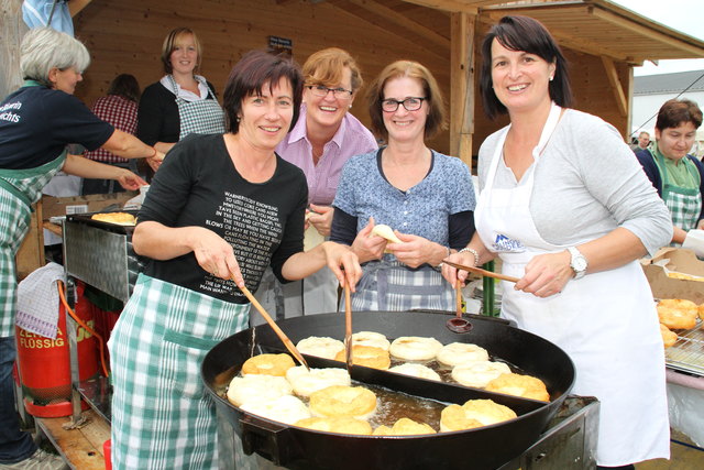 Beste Krapfen: Christine Asen, Maria Schinwald, Resi Kranzinger und Elisabeth Herzog.