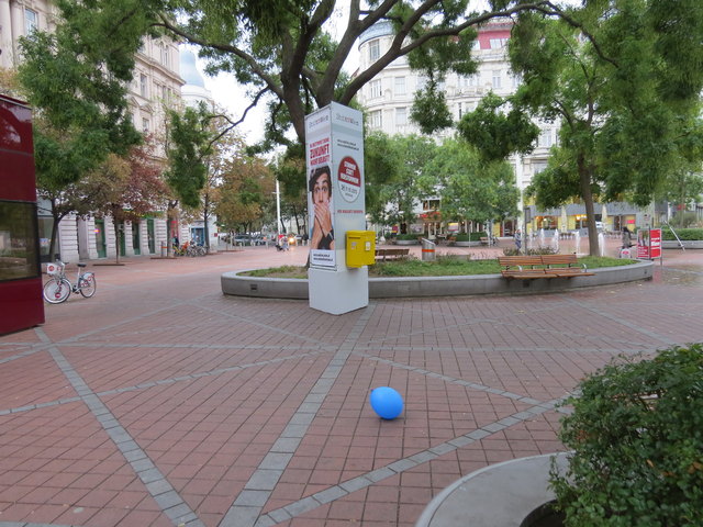 Wahlkampf-Impressionen am Wallensteinplatz.