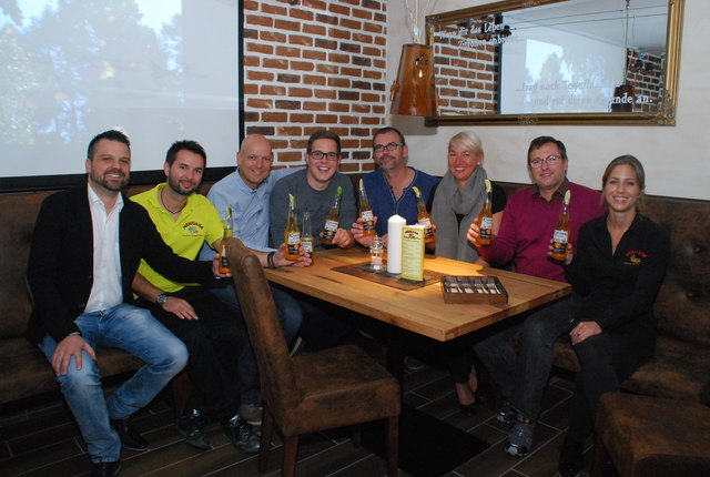 Würdiger Einstand: René Einäder, Daniel Ramsbacher, Wolfgang Schmidt, David Schmidt, Gerry Smesovsky, Verena Koller, Josef Autischer und Tamara Ramsbacher
