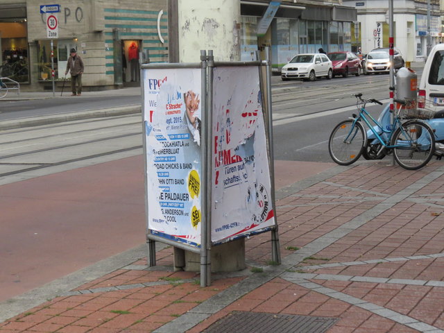 Wahlkampf-Impressionen am Wallensteinplatz.