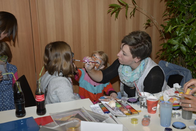 Fantasievolle Gesichtsbemalungen wurden der Renner bei den Kids. | Foto: Zirl Aktiv