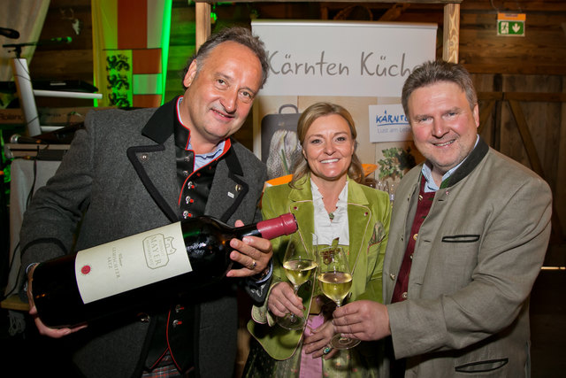 Wolfgang Hinteregger mit Wiesn-Geschäftsführerin Claudia Wiesner und Wiesn-Wirtkollegen Michael Ludwig