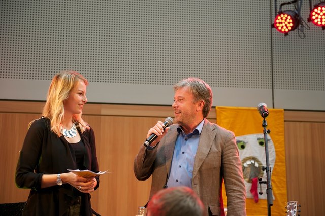 ZIRL AKTIV Obmann Bürgermeister Josef Kreiser führte als Gastgeber gemeinsam  mit Life Radio Moderatorin Sabrina Peer durchs Programm. | Foto: Zirl Aktiv