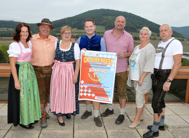 Stadträtin Daniela Mohr, Stadtrat Franz Stix, Gemeinderätin Irmgard Selhofer-Dissauer, Vizebürgermeister Mag. Christian Samwald, Gemeinderat Andreas Schönegger, Gemeinderätin Kerstin Zenz, Gemeinderat Ewald Dörfler (v.l.). | Foto: SPÖ