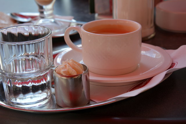 Egal, ob die gerösteten Kaffeebohnen als Verlängerter, Melange, großer oder kleiner Brauner genossen werden: Den Österreichern liebstes Heißgetränk feiert am 1. Oktober seinen Ehrentag.