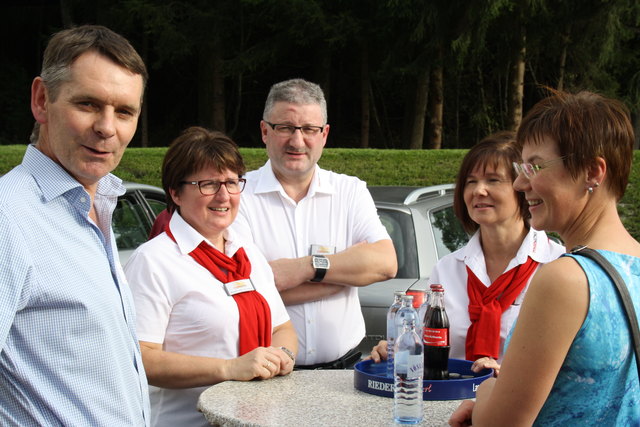 Die Junge Wirtschaft bei ihrer Firmenroas in Senftenbach. | Foto: JW/WKO Ried