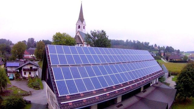 Das Photovoltaik-Kraftwerk auf dem Pfarrstadel in St. Michael ob der Gurk besteht aus 104 Photovoltaik-Modulen | Foto: Kärnten Solar