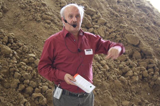 Die Junge Wirtschaft bei ihrer Firmenroas in Senftenbach. | Foto: JW/WKO Ried