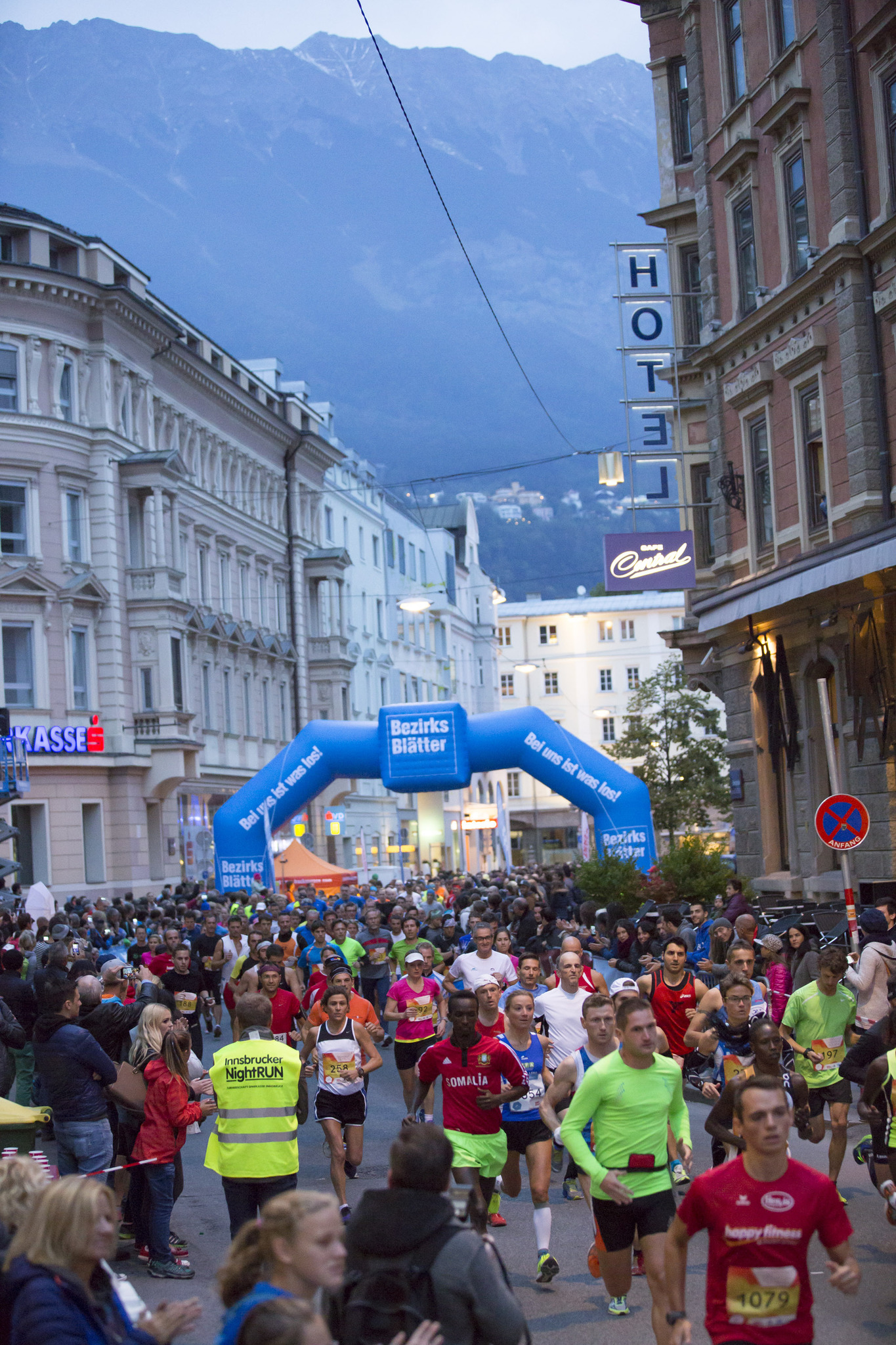 Innsbrucker Night RUN ein voller Erfolg Innsbruck