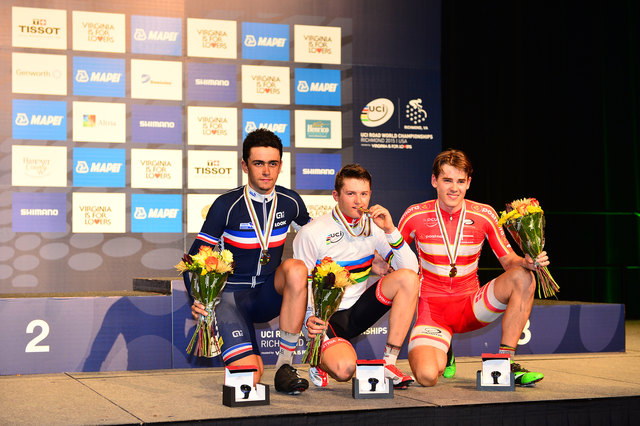 Felix Gall beißt in seine Goldene. „Die Siegerehrung war ein unbeschreibliches Gefühl." | Foto: www.radsportfotos.at/Werner Kapfenberger