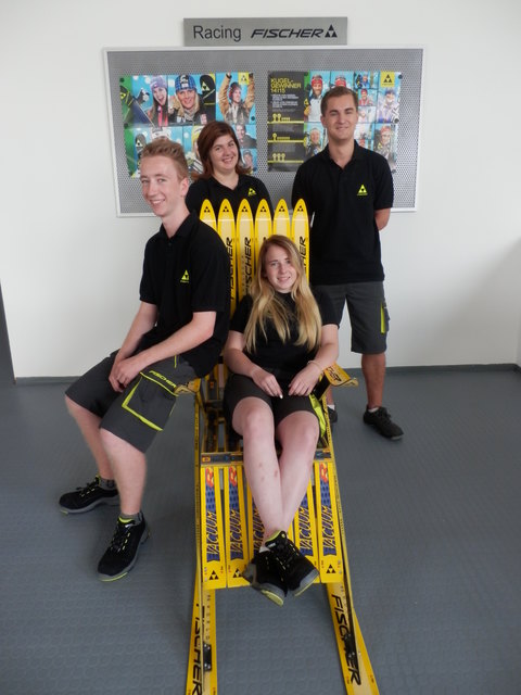Die neuen Fischer-Lehrlinge: Sarah Frauenhuber, Linda Greifeneder, Raphael Wimmer und Manuel Schachinger | Foto: Fischer Sports