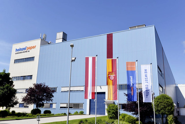 Am Standort der Laakirchen Papier AG werden superkalandrierte, ungestrichene Naturpapiere produziert. | Foto: Laakirchen Papier AG