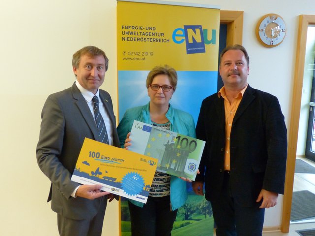 Dr. Herbert Greisberger (Geschäftsführer der Energie- und Umweltagentur NÖ), Monika Rauch (Elektro Rauch, Kirchberg am Walde), Ing. Roman Traxler (Elektrotechnik Roman Traxler, Zwettl). | Foto: eNu