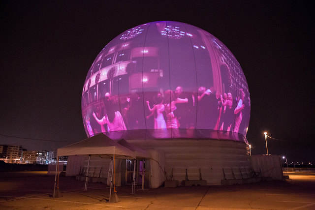 360°-Projektionen auf die Innenwand der
kugelförmigen „iSphere“ werden das Publikum verzaubern. | Foto: Susanne Jaritz