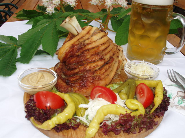 eine knusprige Stelze gibts nicht nur im Prater sondern auch im XXL Restaurant Brünner Stadl, auch im Winter