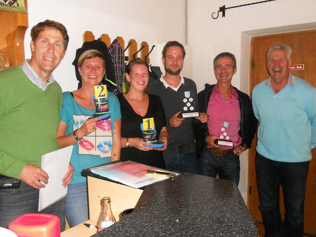 Siegerehrung: G. Schwaiger, N. Fercher, K. Steiner, C. Innerkofler, H. Hauser, E. Schwaiger. | Foto: Gde. Kirchdorf