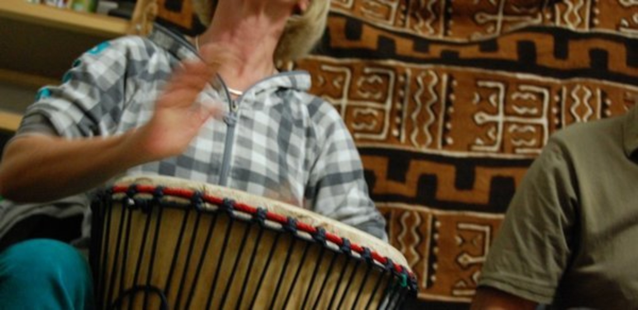 Die Djembe Komplexität und Schönheit des Trommelns Linz