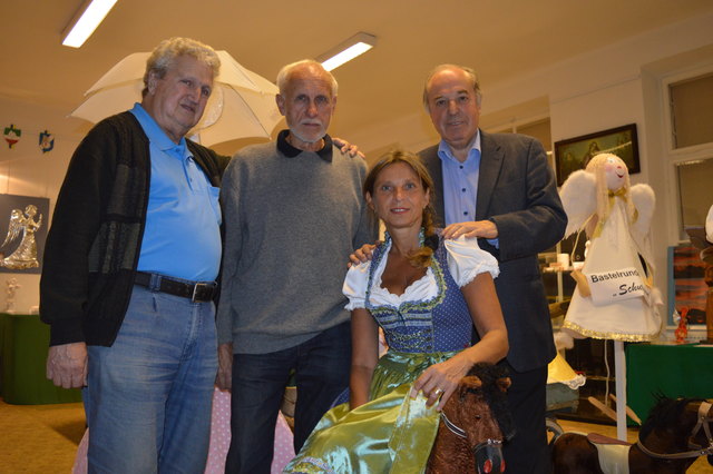 Manfred Pilz, Helmut Heimel, Wolfgang und Bettina Stiawa verbrachten eine arbeitsreiche "Lange Nacht der Museen" im Weissenbacher Heimatmuseum.