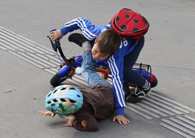 Vor der Abfahrt tollten die kleinen Radler herum. | Foto: Hochmuth