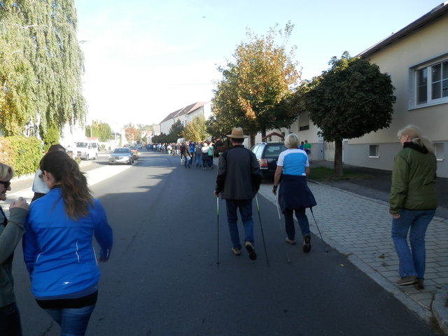 Los gehts durch Neckenmarkt