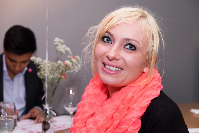 Lisa Heinrich von den Grazer Neos ist extra nach Wien angereist, um mit ihren Kollegen zu feiern.
