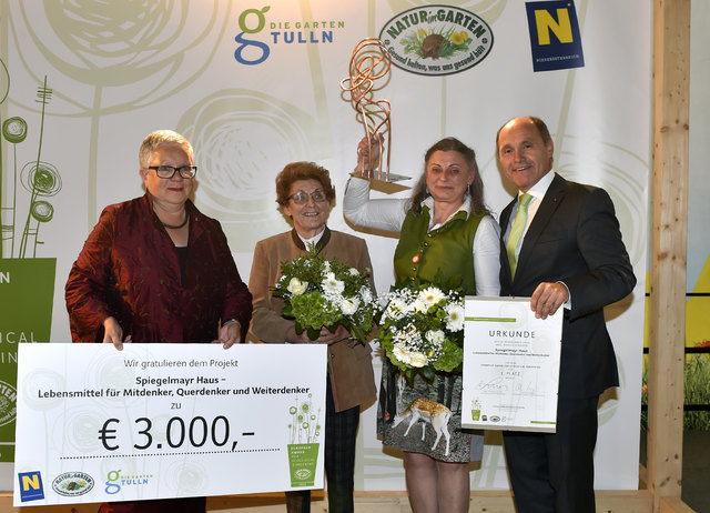Von links: Christa Ringkamp, Erika Bauer (Spiegelmayr), Monika Strasser (Spiegelmayr) und Wolfgang Sobotka. | Foto: NLK Reinberger