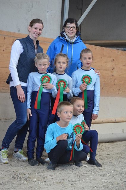 Voltigiergruppe des Sportunion Reitverein Waldzell