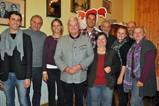 Regisseur Stephan Witzlinger, Hans Huysza (Liechtenstein Schloss Wilfersdorf), Andrea Dankelmaier, MA (Vino Versum Poysdorf), Bgm. Herbert Nowohradsky, Rupert Gansterer (Eisenbahnmuseum Strasshof), Dr. Walpurga Antl-Weiser (Museum Stillfried), Heinz Eberl