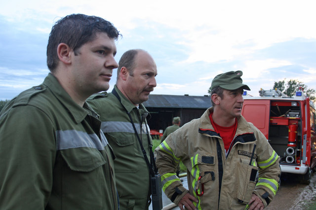 Konzentration aufs Wesentliche: Hochwassereinsatz 2014 in Bildein. | Foto: Feuerwehr Bildein