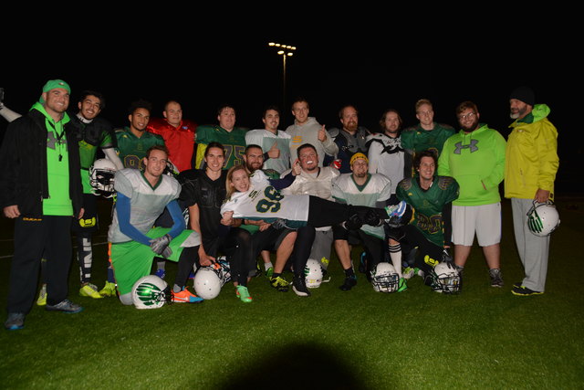 Das Tema der Ducks mit Trainer Tom Fraser und Team Manager Georg Weigl.
