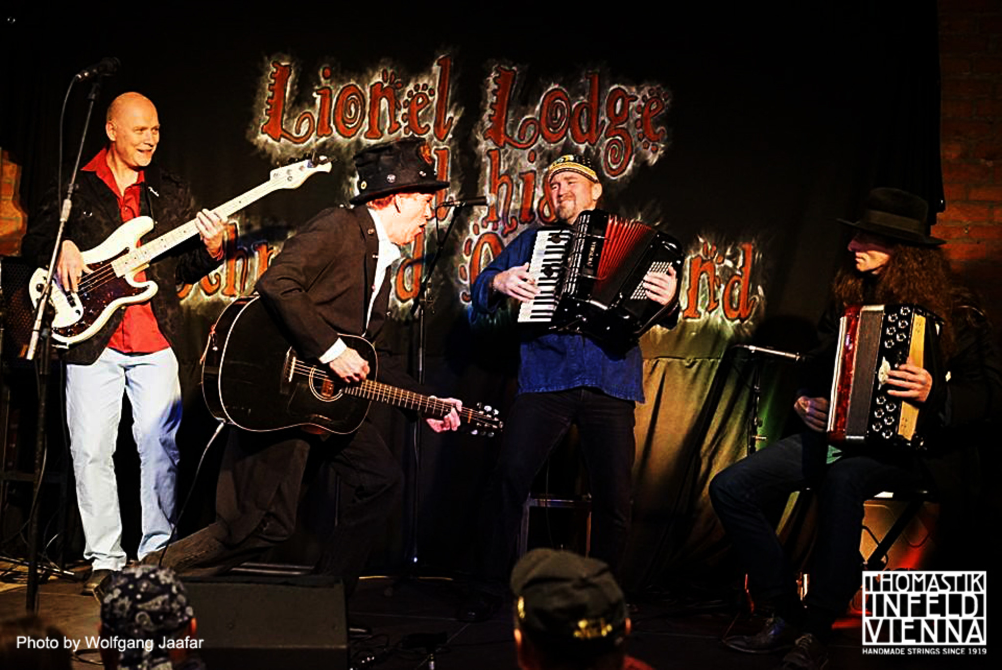 LIONEL LODGE & HIS SCHRÄGGED OUT BAND live Das Bach Ottakring