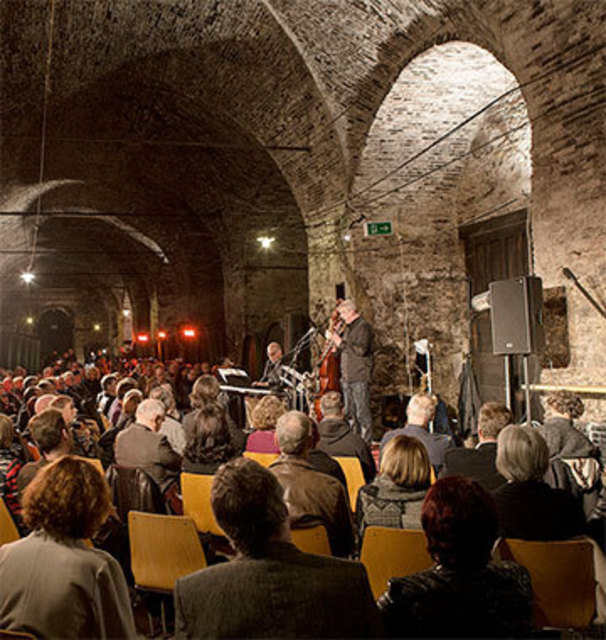 "Giuffre Zone" im stimmungsvollen Weinkeller auf Schloss Seggau. | Foto: Peter Purgar