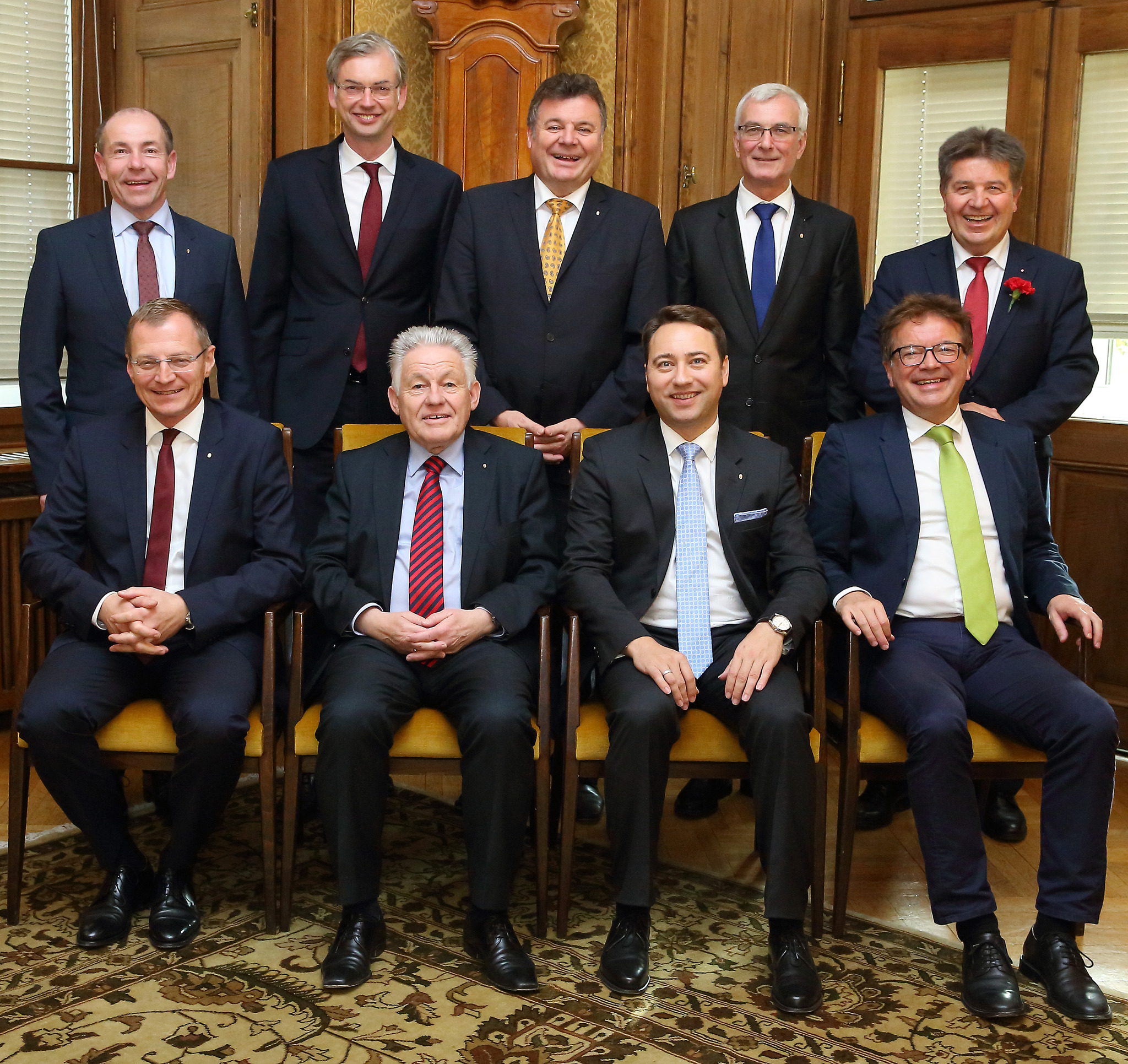Dass reines Männerteam die neue Landesregierung bildet, sorgt für harsche Kritik - Linz