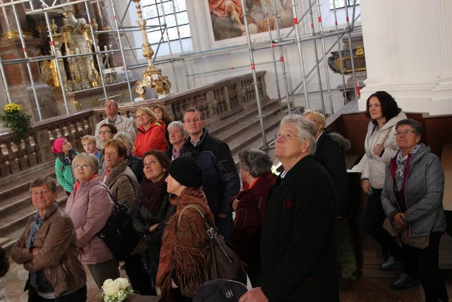 Besuch der Stiftskirche St. Quirin am Traunsee