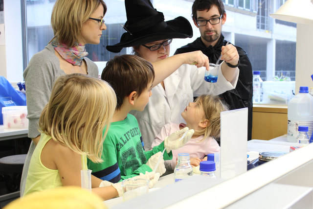 Alle Augen auf den blauen Slime! | Foto: Vienna Open Lab