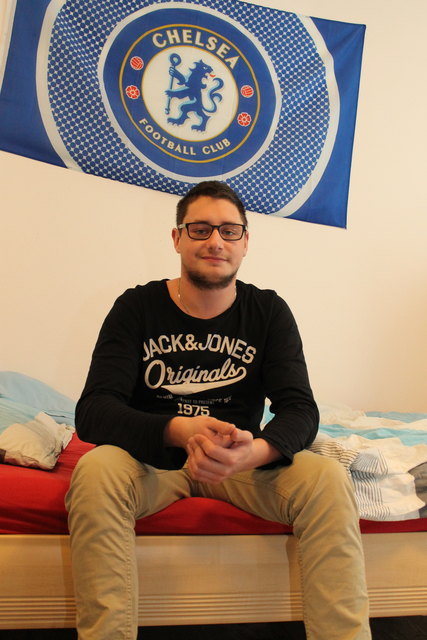 Christoph Wohlschlager in seinem neuen, barrierefreien Zimmer.