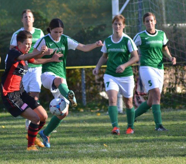 Kleinmünchen - Südburgenland 6:0 (3:0); Teresa Knauseder gegen Ivana Balazikova (8. Runde) | Foto: Union Kleinmünchen