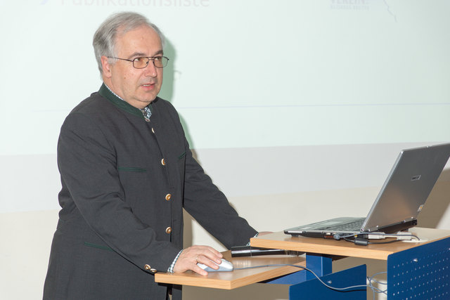 Klaus Wankmiller referiert im Fasnachtsmuseum Nassereith zum 200. Todestag von Martin Falbesoner. | Foto: Schretter