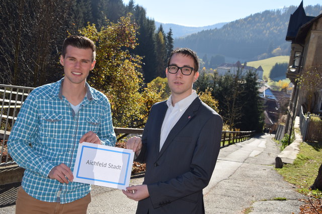 Klaus Moitzi (JVP) und Thorsten Wohleser (JG) fordern die Aichfeldstadt. Foto: Verderber